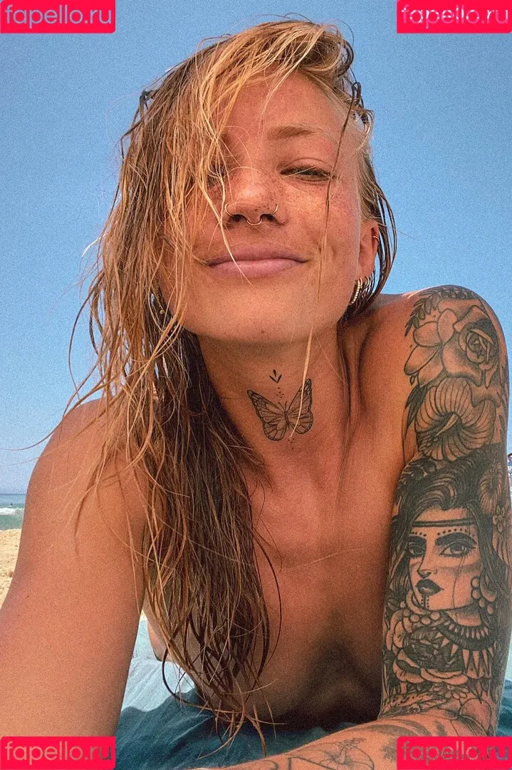 Leana (@dreamsofleana) Onlyfans Photo Gallery 