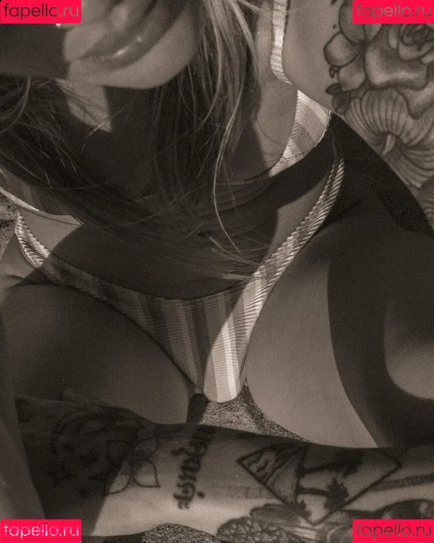 Leana (@dreamsofleana) Onlyfans Photo Gallery 