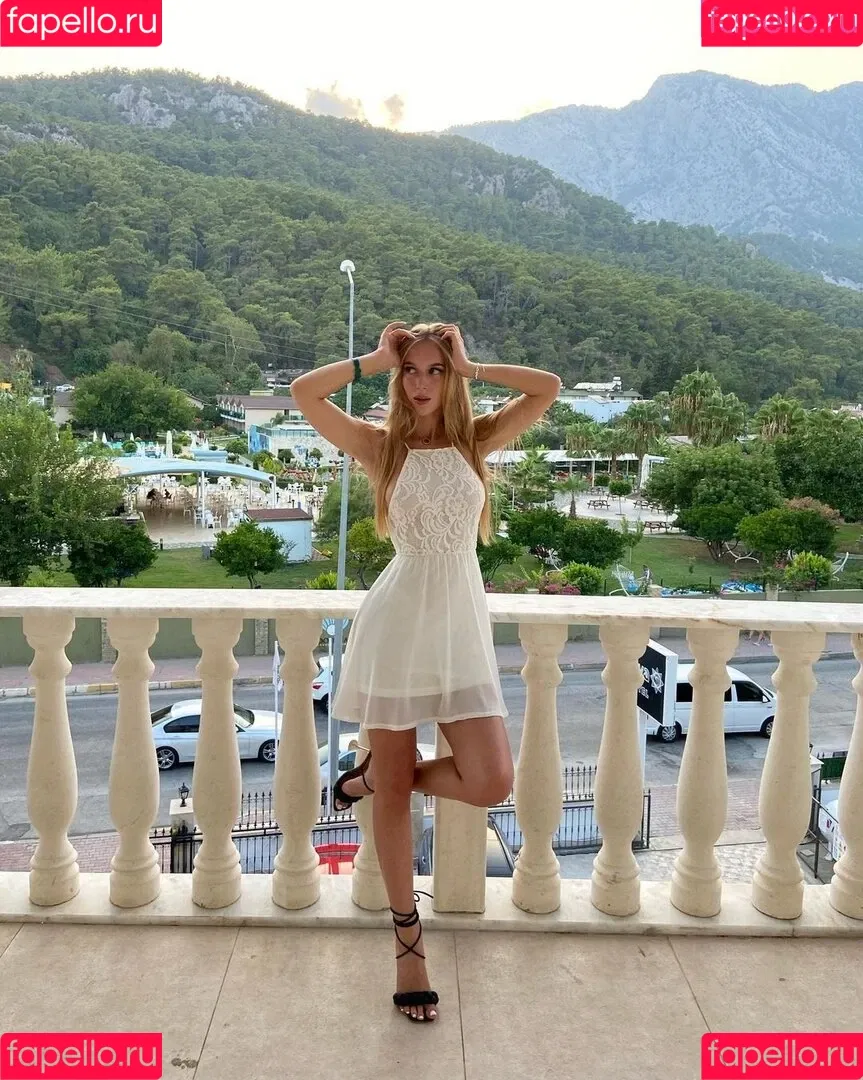 alenilann Onlyfans Photo Gallery 
