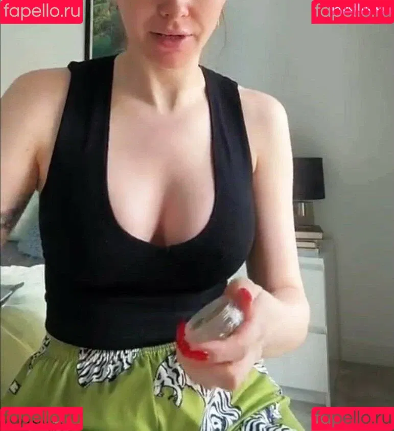 Elz The Witch Onlyfans Photo Gallery 