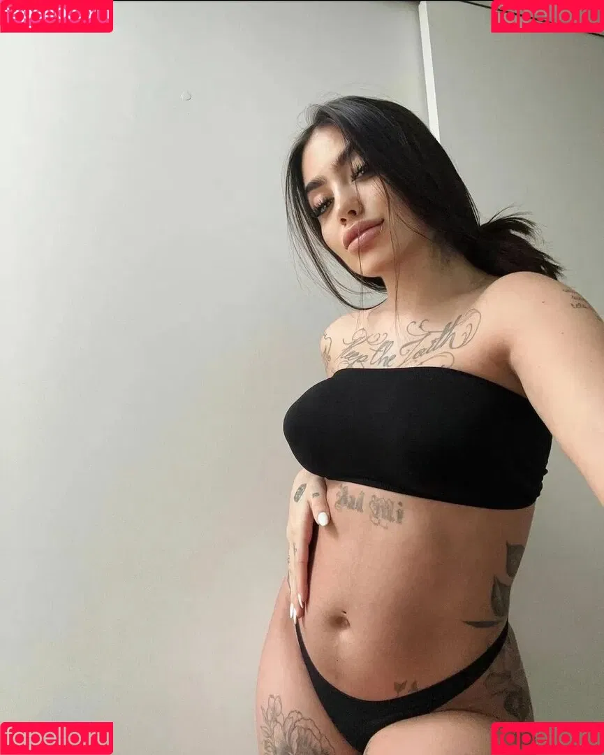MC Mirella Onlyfans Photo Gallery 