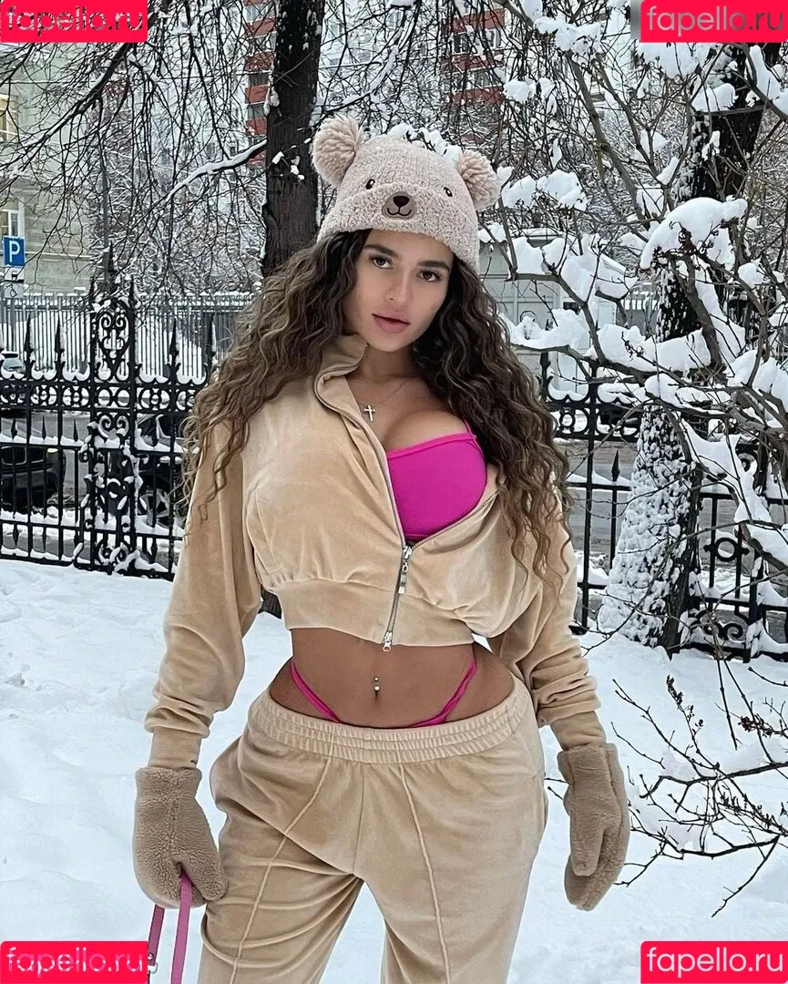 valeriya_bearwolf Onlyfans Photo Gallery 