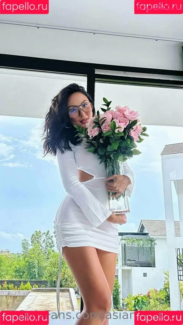 lily69 Onlyfans Photo Gallery 