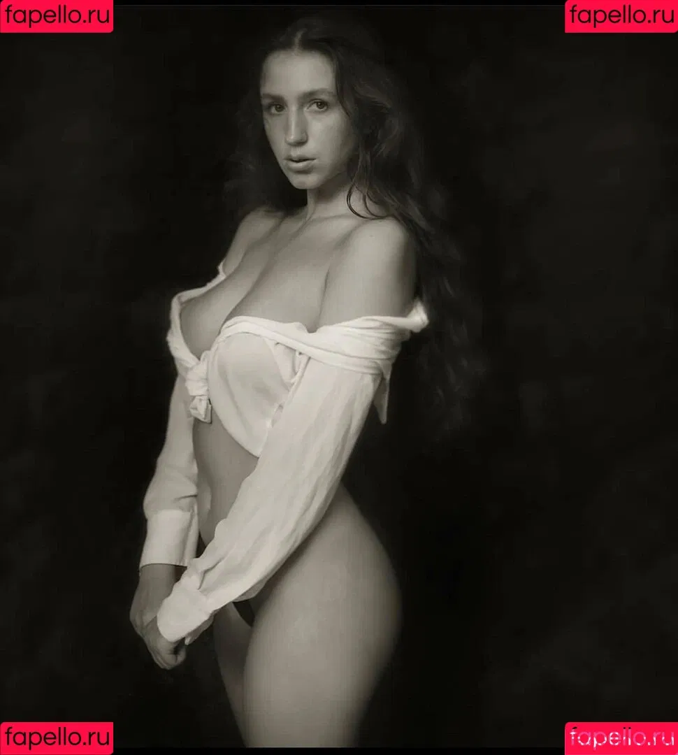 iuliagyrbu Onlyfans Photo Gallery 