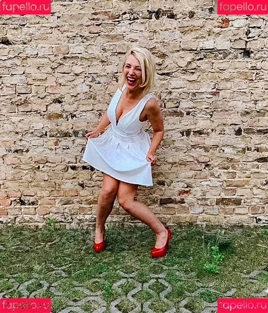 Iris Mareike Steen Onlyfans Photo Gallery 