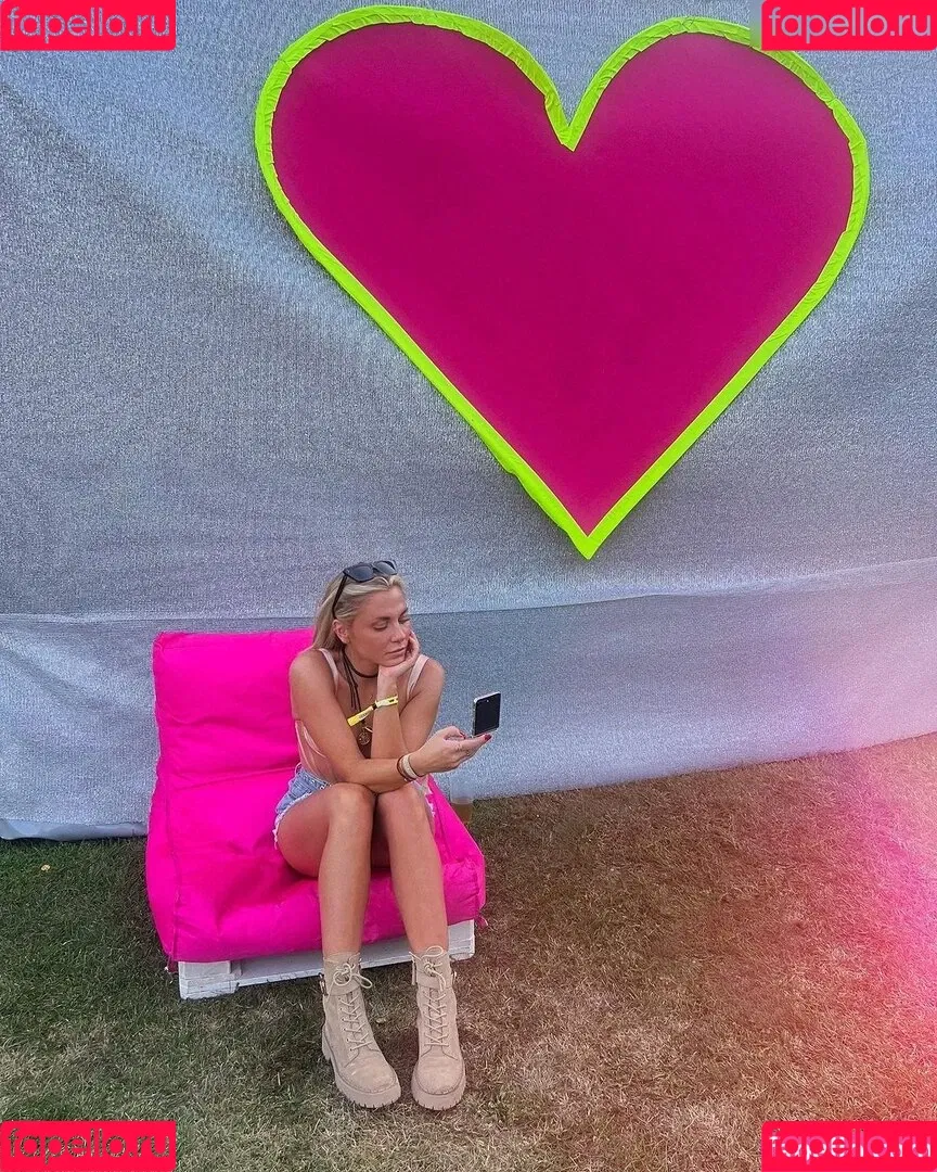 Valentina Pahde Onlyfans Photo Gallery 