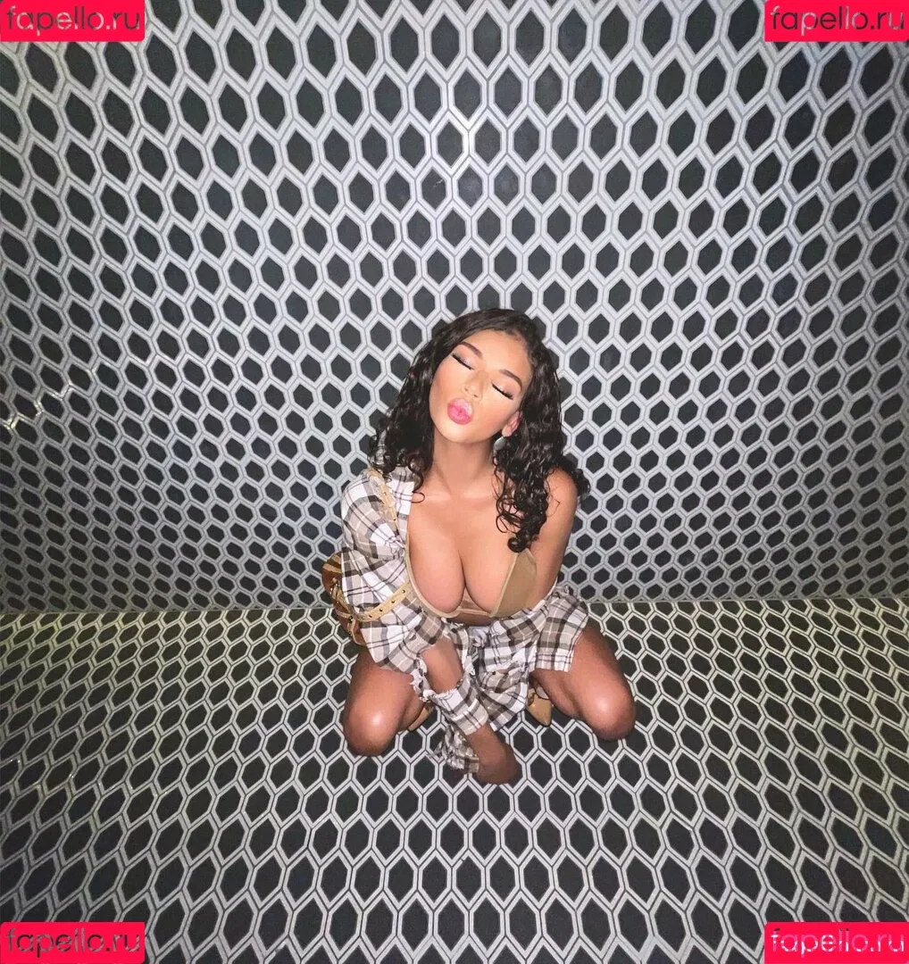 PrincessY Onlyfans Photo Gallery 