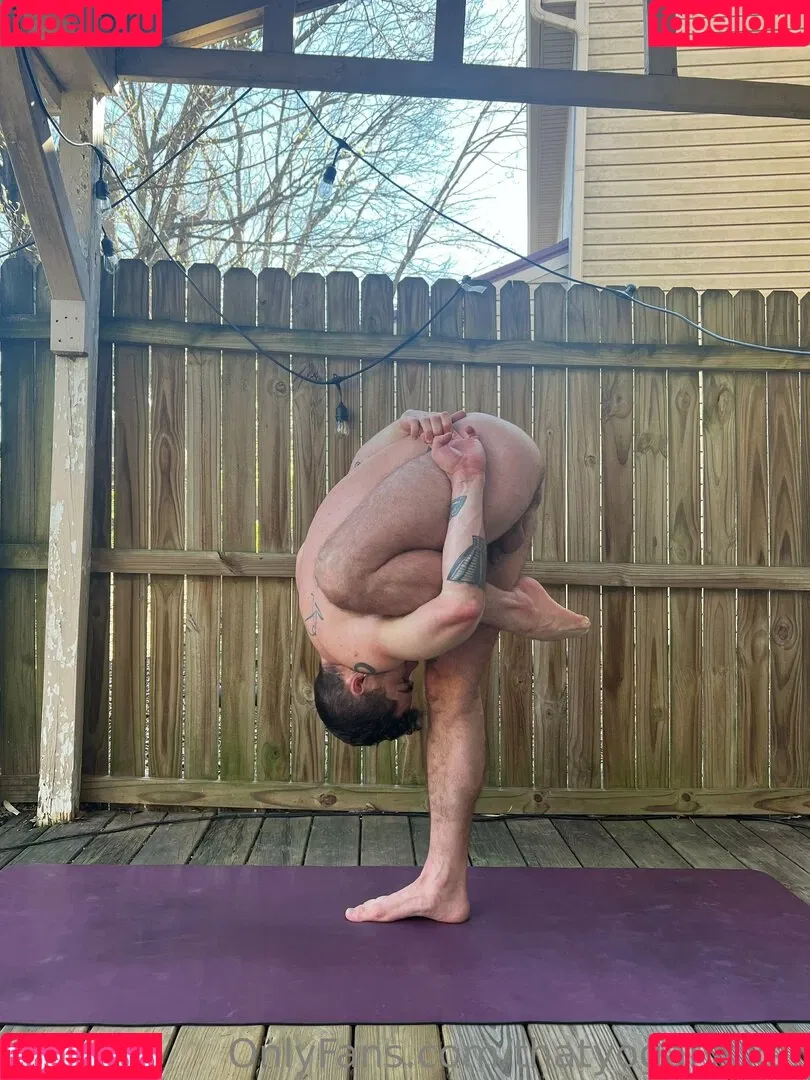 thatyogafvcker Onlyfans Photo Gallery 