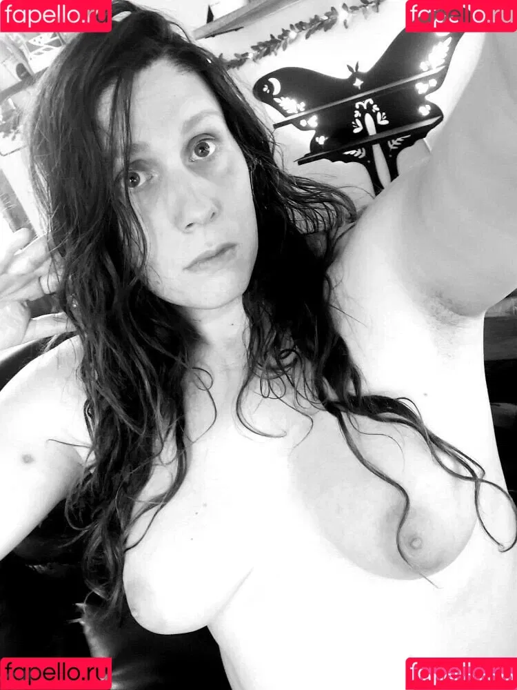 MothMomJess Onlyfans Photo Gallery 