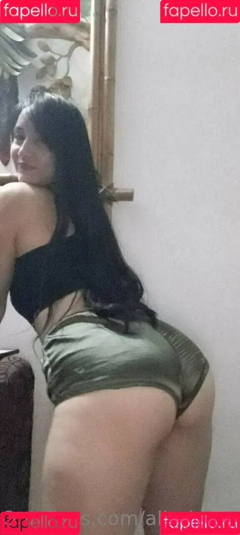 alluring_athena Onlyfans Photo Gallery 