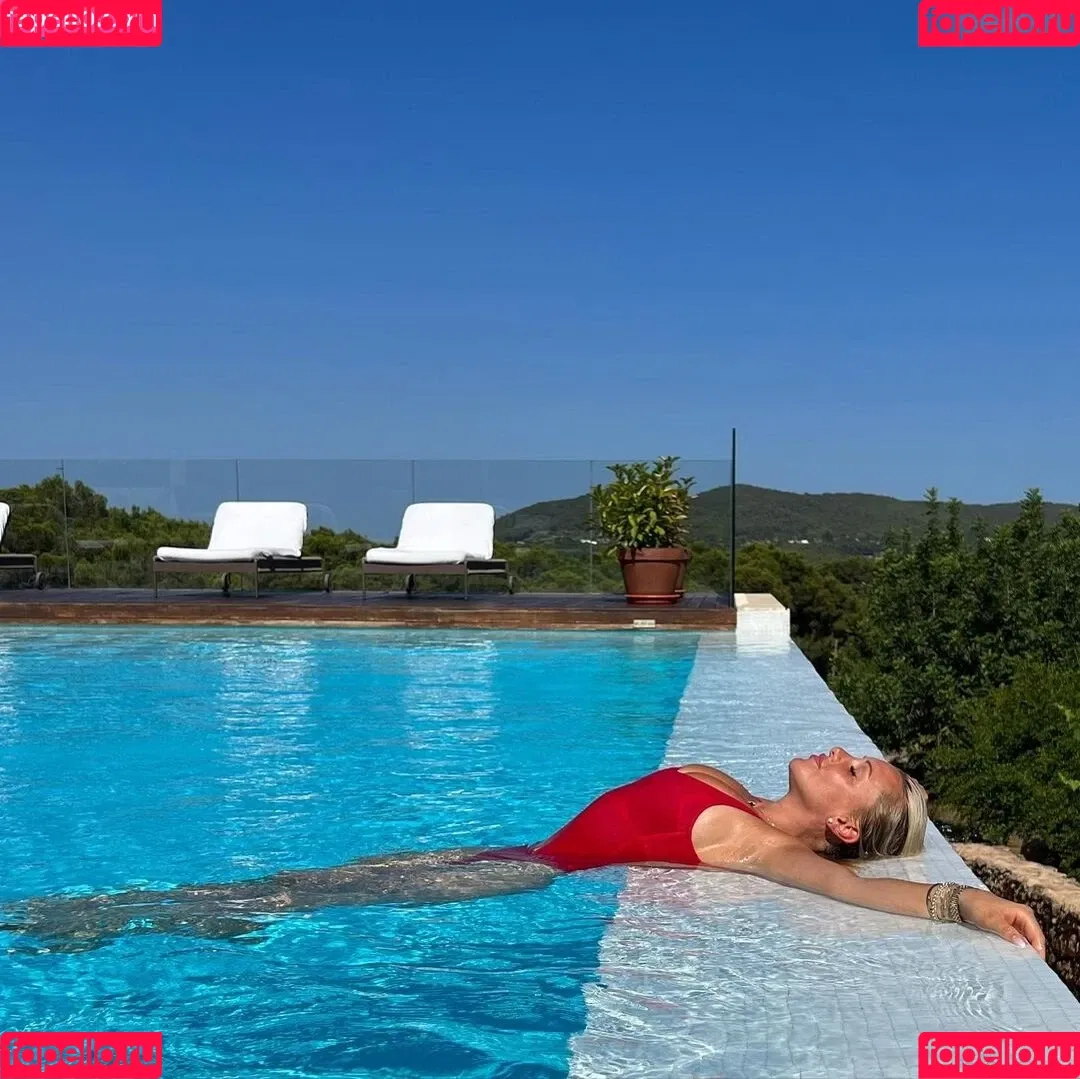 Evelyn Burdecki Onlyfans Photo Gallery 