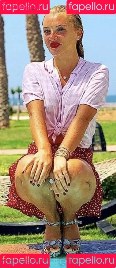Evelyn Burdecki Onlyfans Photo Gallery 
