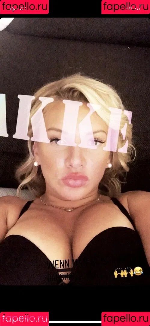 Evelyn Burdecki Onlyfans Photo Gallery 