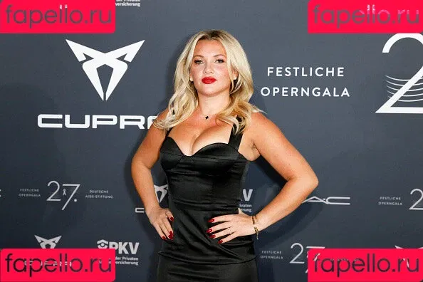 Evelyn Burdecki Onlyfans Photo Gallery 