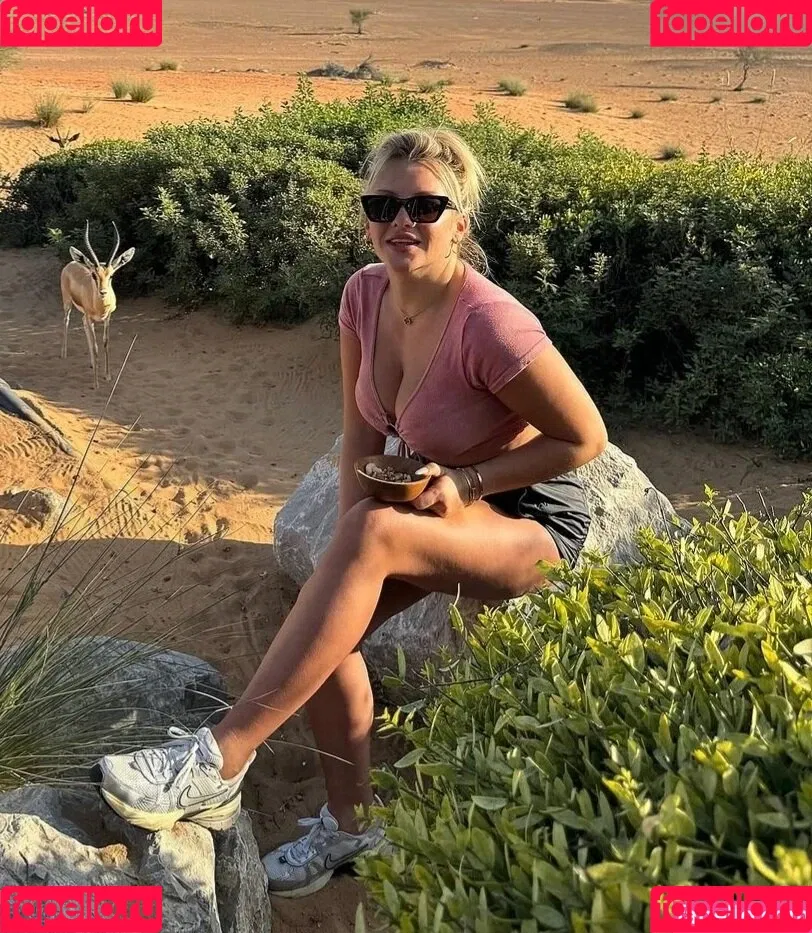 Evelyn Burdecki Onlyfans Photo Gallery 