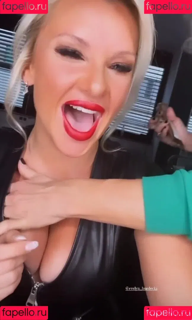 Evelyn Burdecki Onlyfans Photo Gallery 