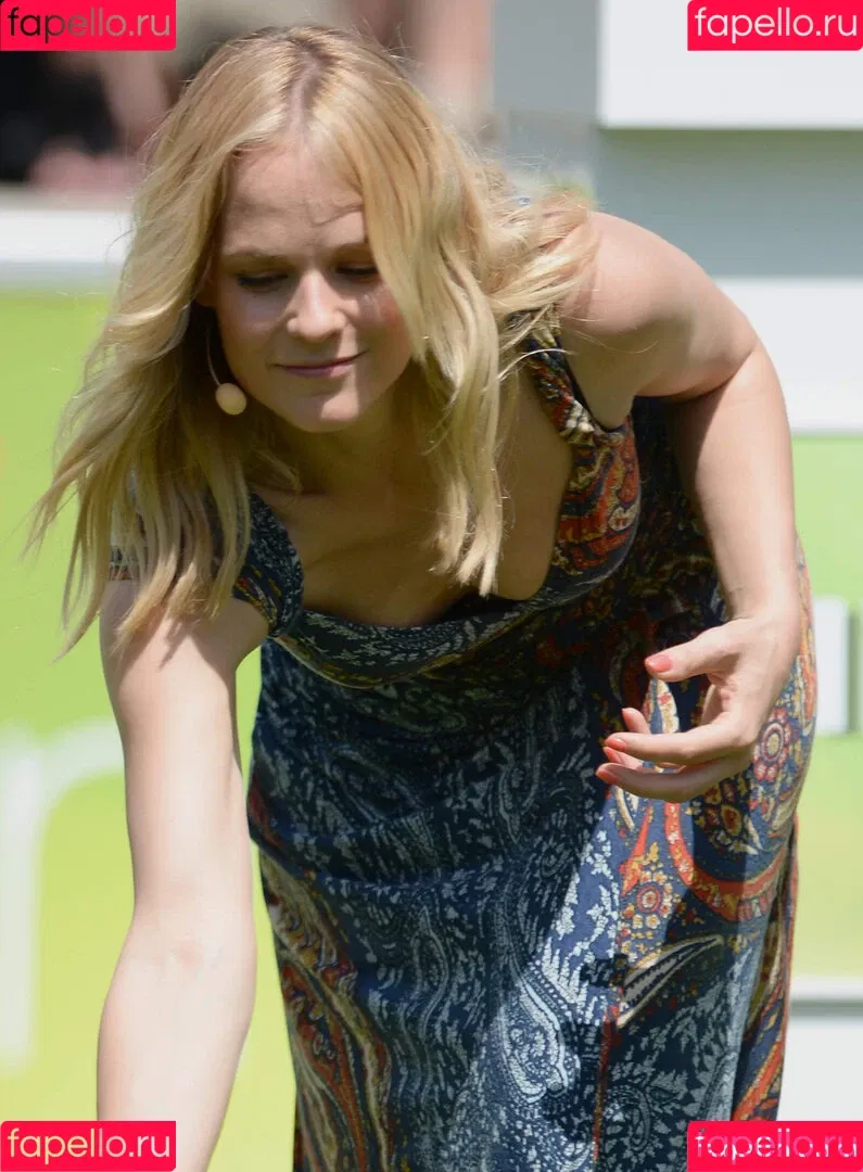 Mirjam Weichselbraun Onlyfans Photo Gallery 