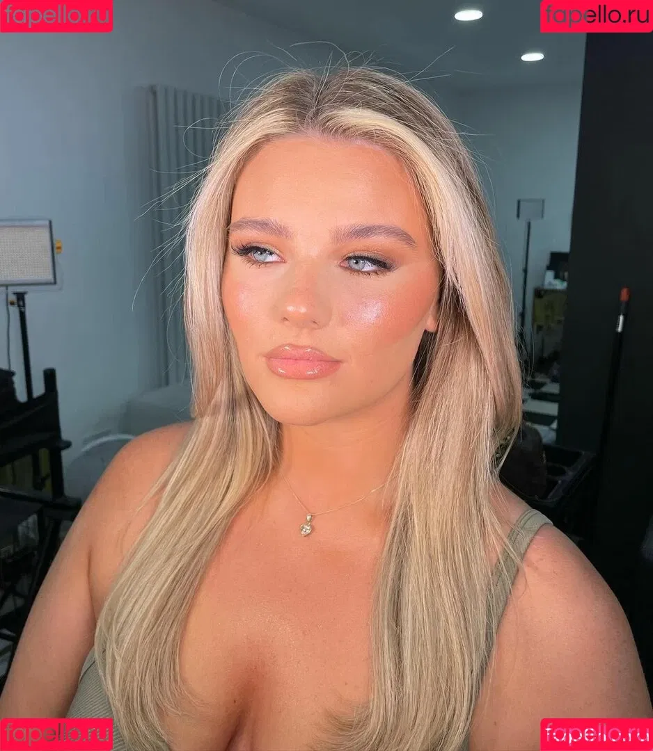Ellis Lunt Onlyfans Photo Gallery 