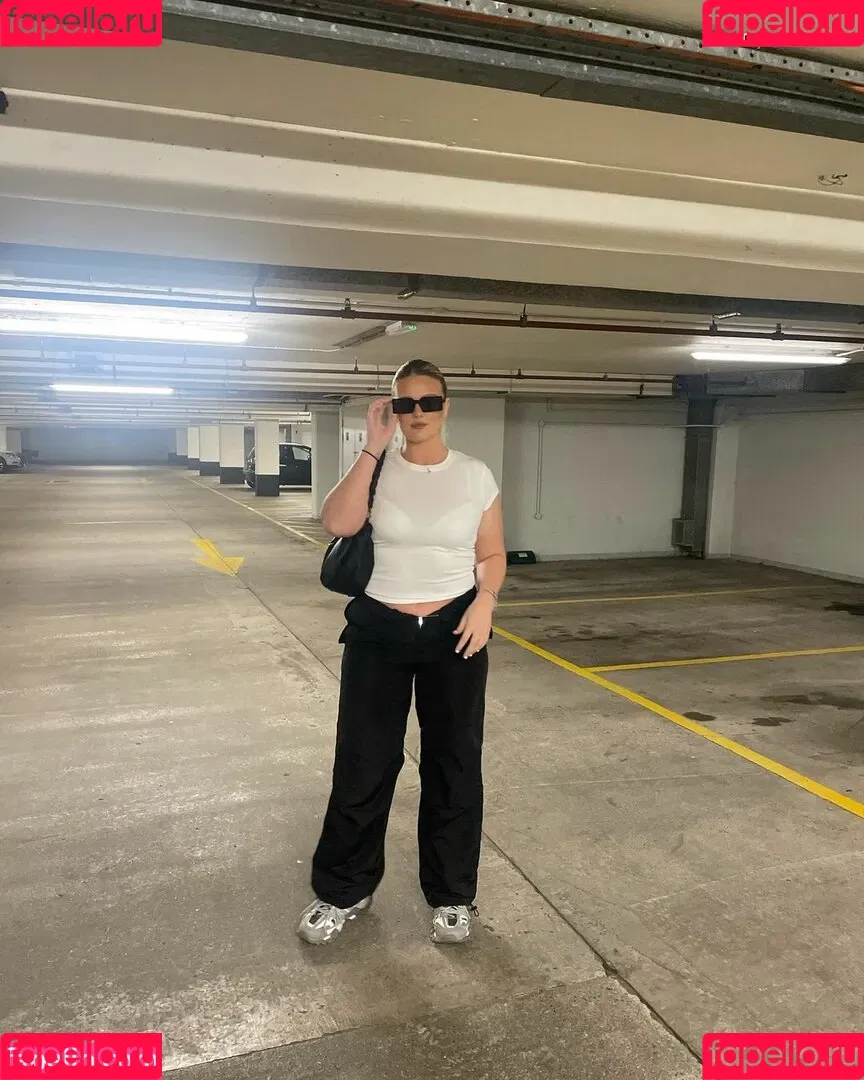 Ellis Lunt Onlyfans Photo Gallery 