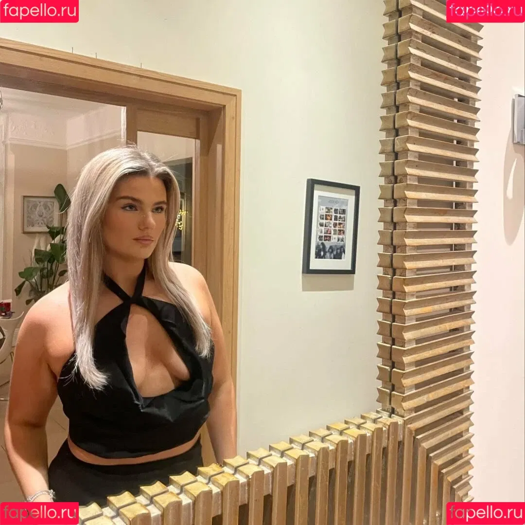 Ellis Lunt Onlyfans Photo Gallery 