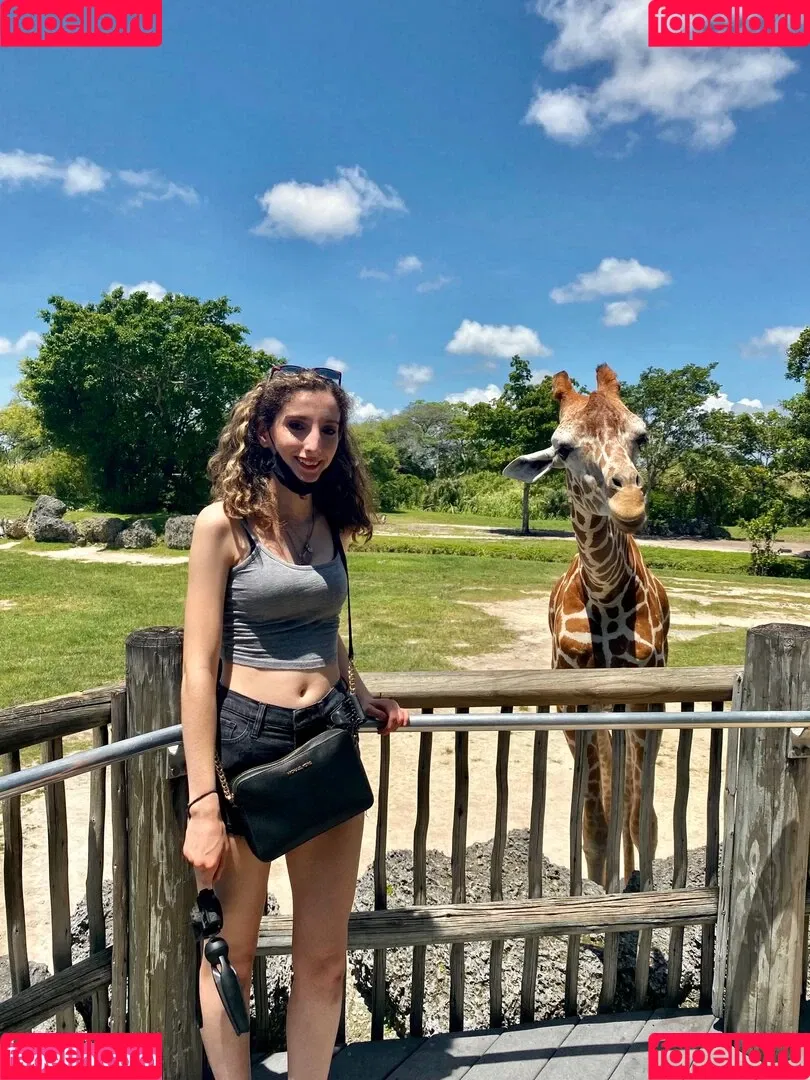 Yanellis Linares Onlyfans Photo Gallery 