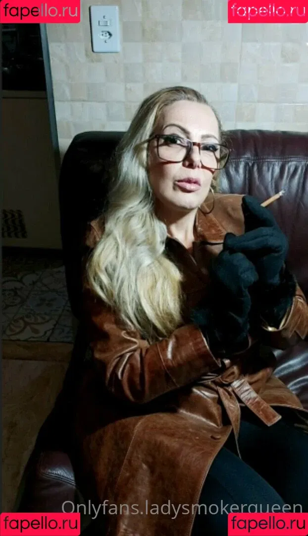 lady.smoker.queen Onlyfans Photo Gallery 