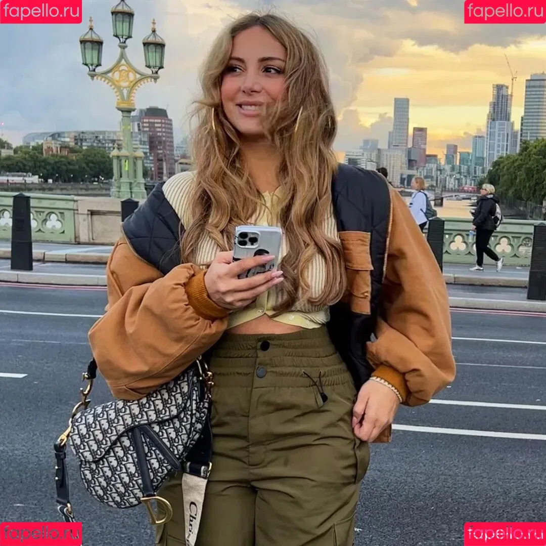 Enissa Amani Onlyfans Photo Gallery 