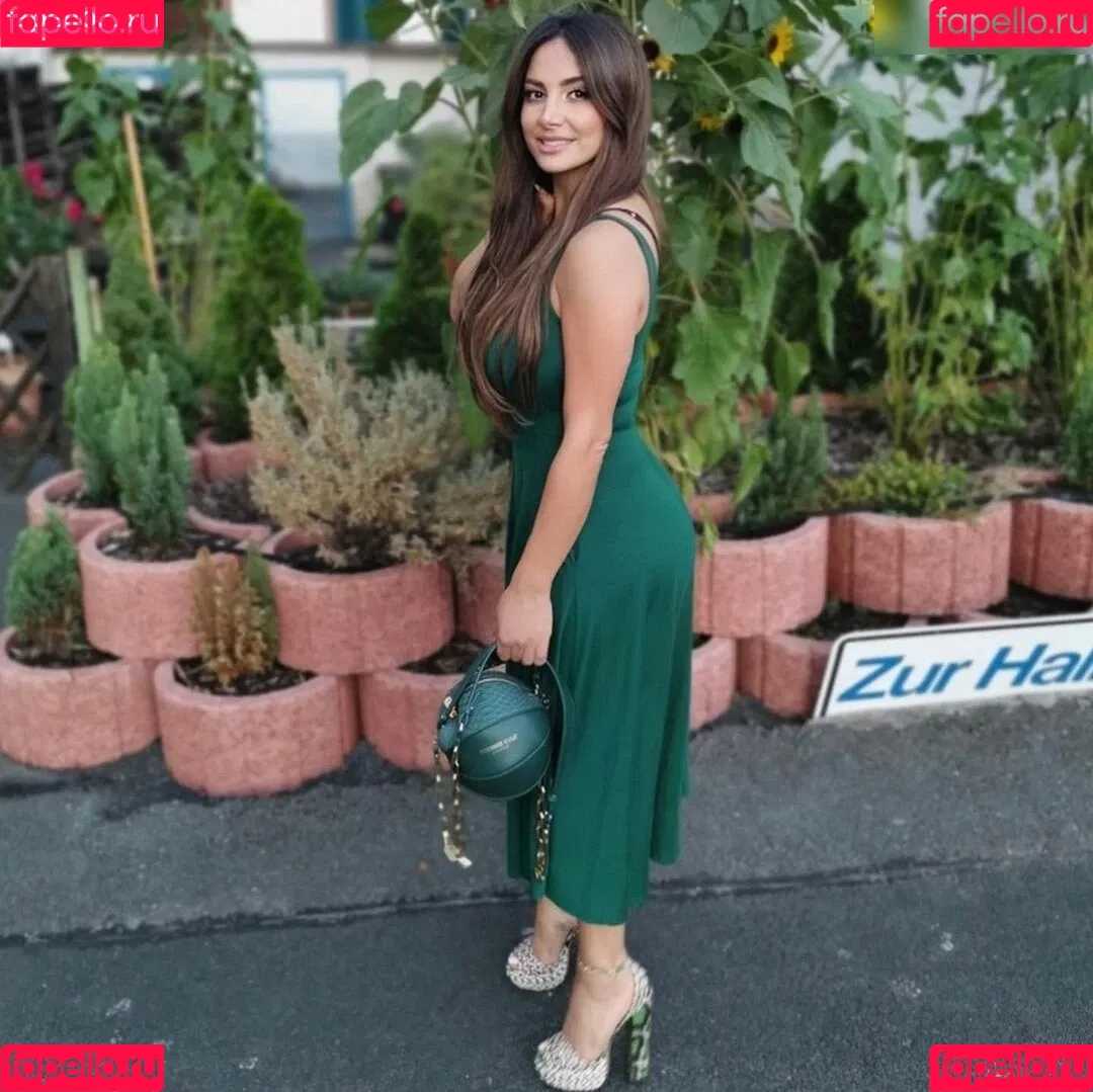 Enissa Amani Onlyfans Photo Gallery 