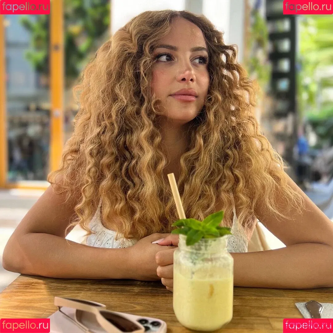 Enissa Amani Onlyfans Photo Gallery 