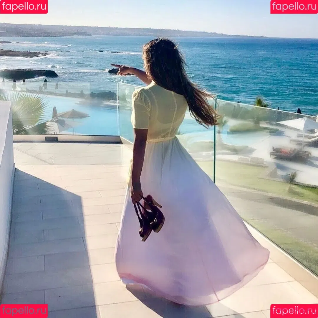 Enissa Amani Onlyfans Photo Gallery 