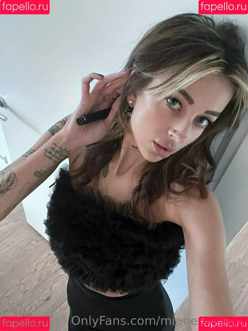 mianextdooor Onlyfans Photo Gallery 