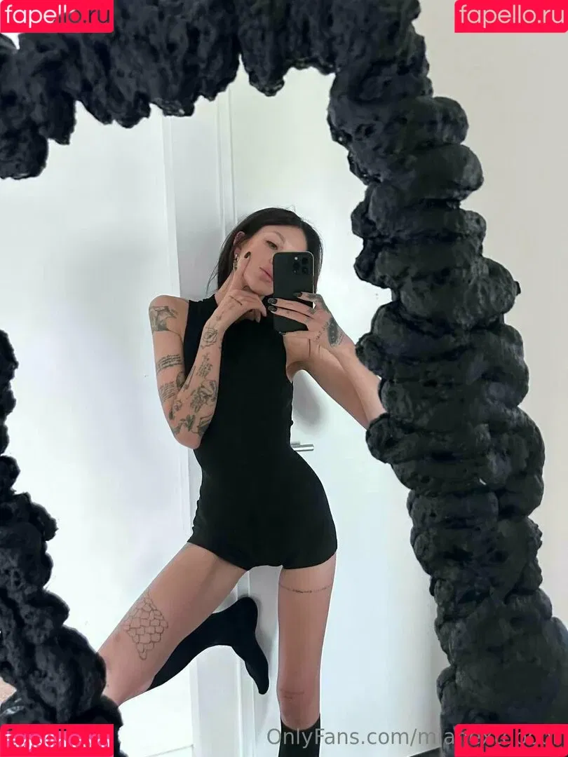 mianextdooor Onlyfans Photo Gallery 