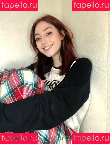 mianextdooor Onlyfans Photo Gallery 