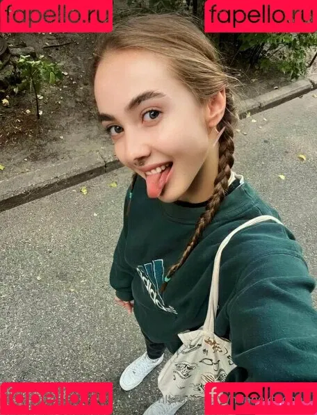 mianextdooor Onlyfans Photo Gallery 