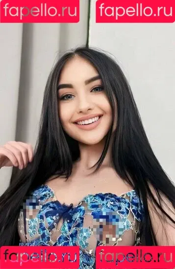 mianextdooor Onlyfans Photo Gallery 