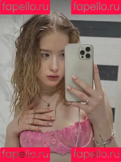 mianextdooor Onlyfans Photo Gallery 