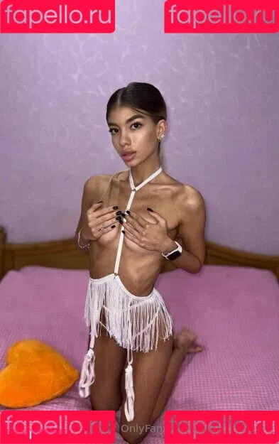mianextdooor Onlyfans Photo Gallery 