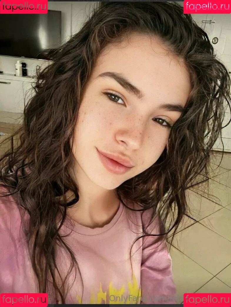 mianextdooor Onlyfans Photo Gallery 