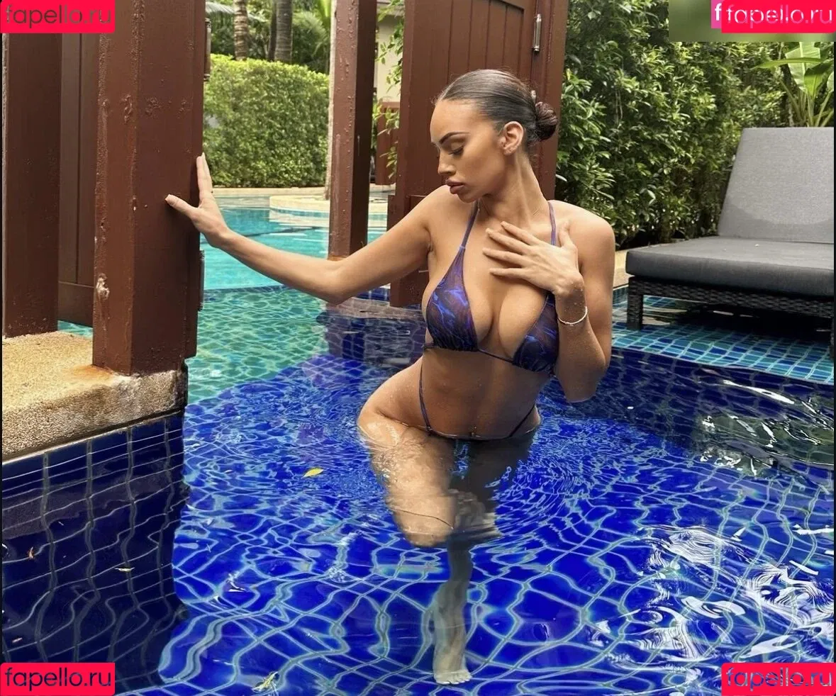 Ana Claudia Onlyfans Photo Gallery 