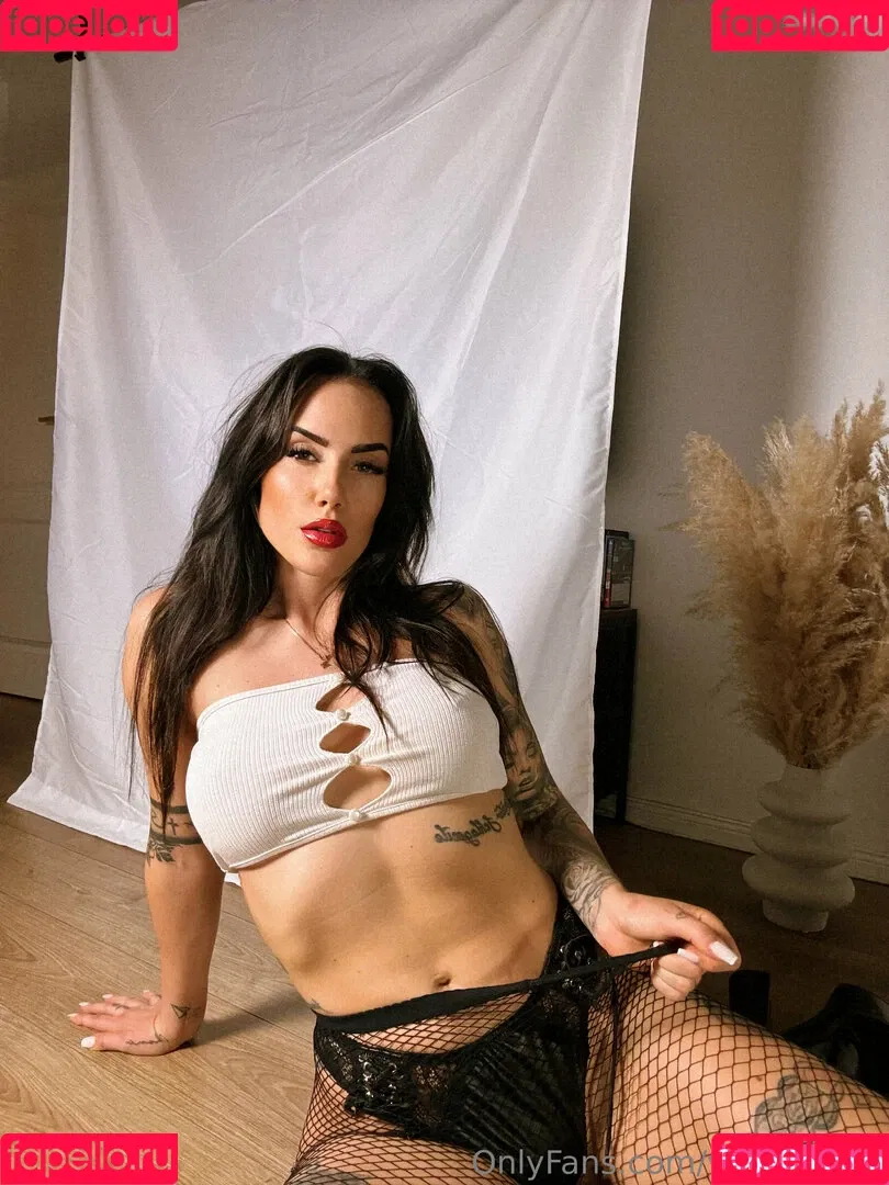 Viviaaan Onlyfans Photo Gallery 