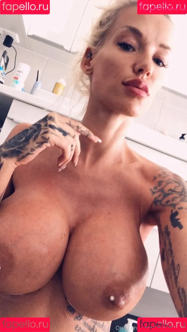 Tiffy Hollywood Onlyfans Photo Gallery 