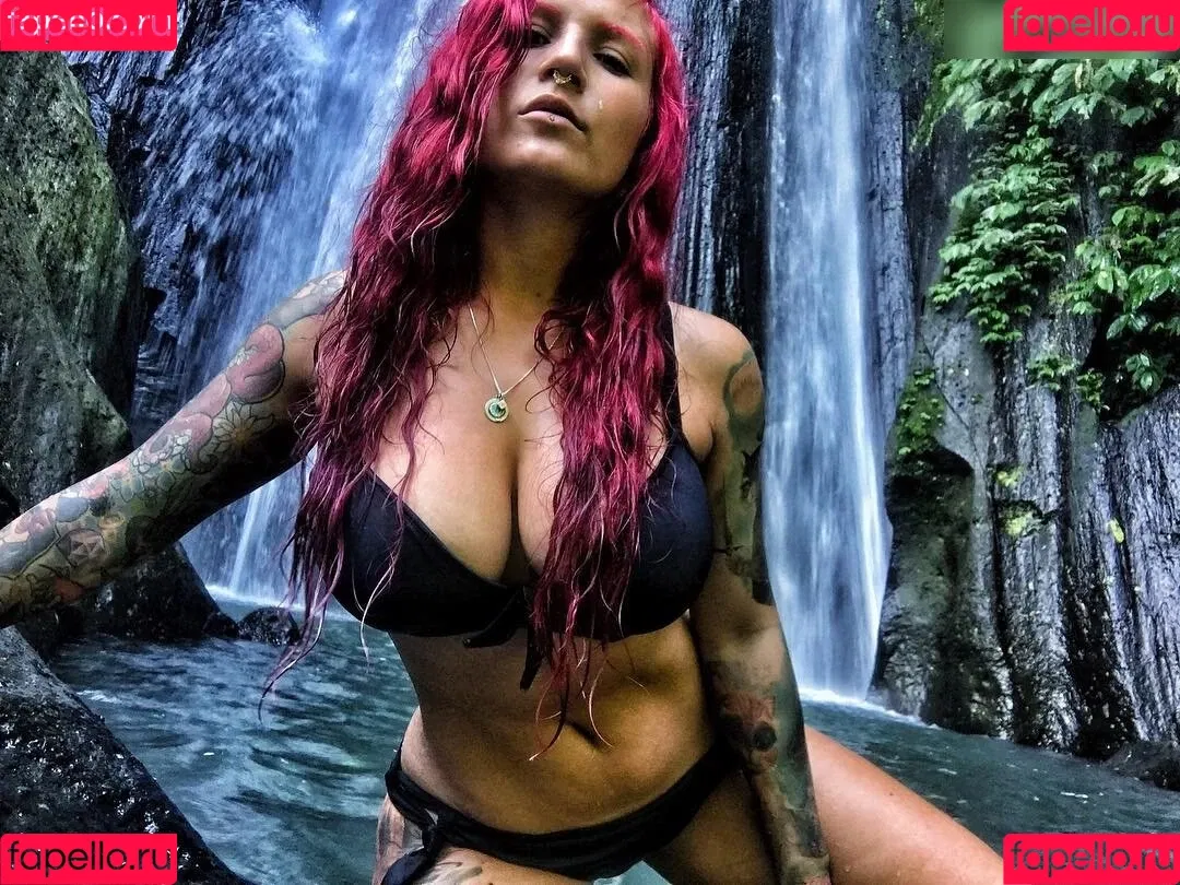 Nancy Mietzi Onlyfans Photo Gallery 