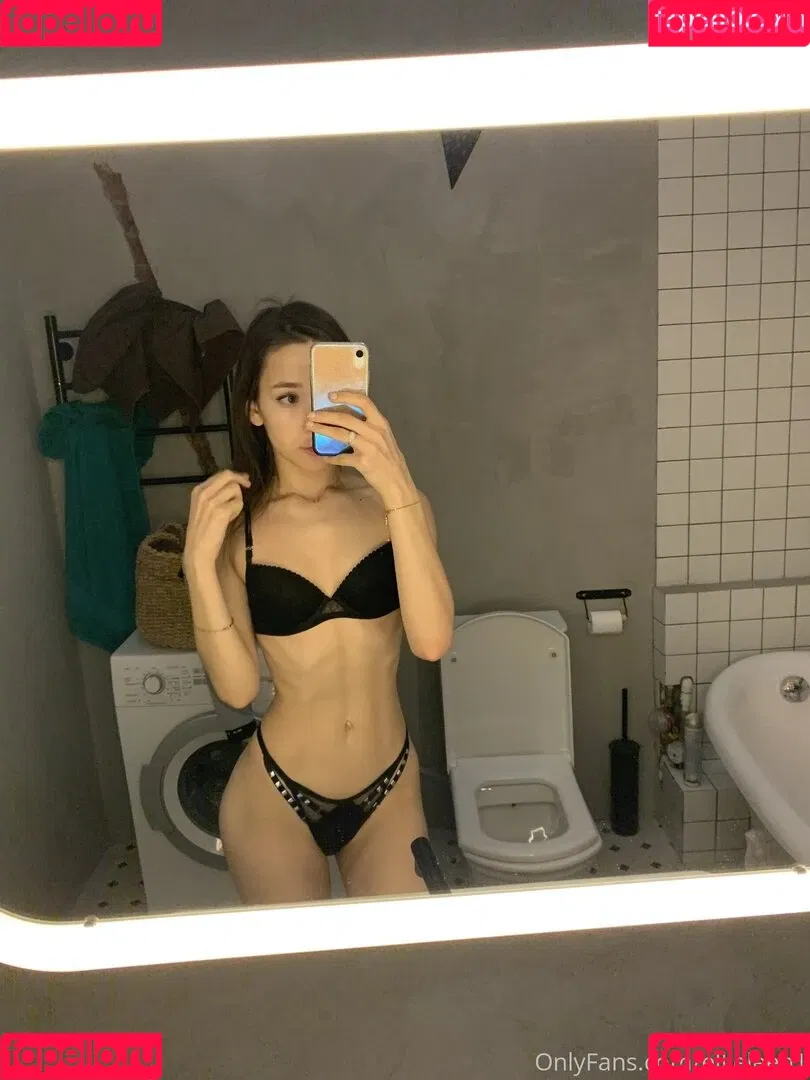 Ellie Leen Onlyfans Photo Gallery 