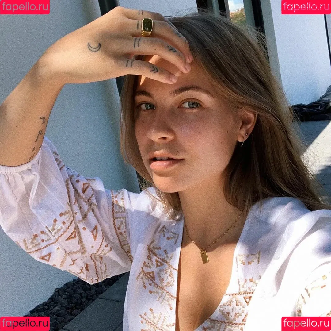 Melina Sophie Onlyfans Photo Gallery 