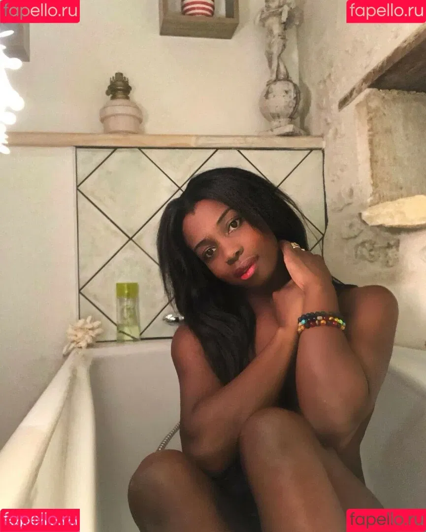 Falones Onlyfans Photo Gallery 