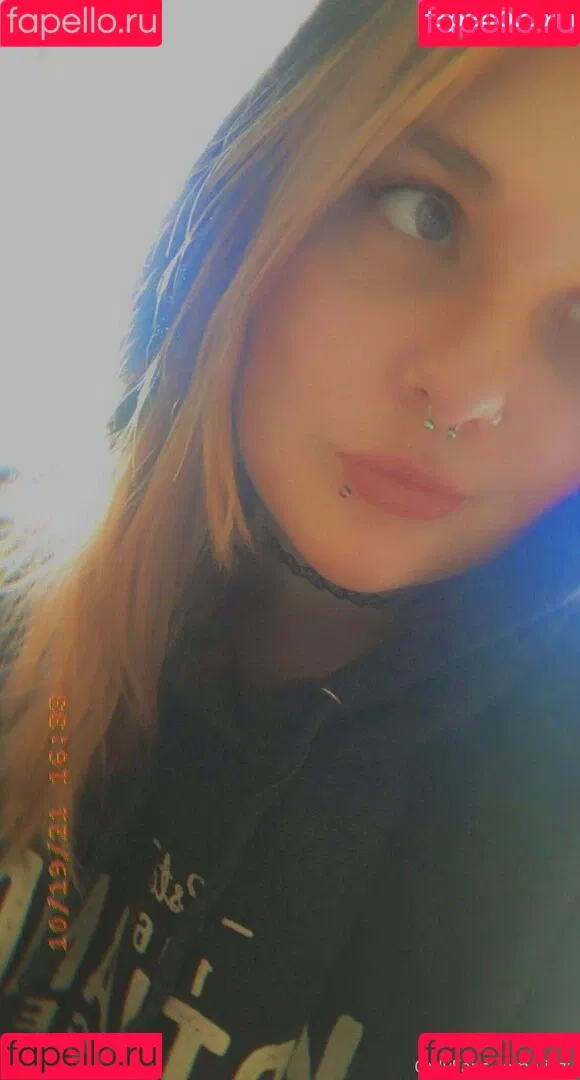 viezu Onlyfans Photo Gallery 
