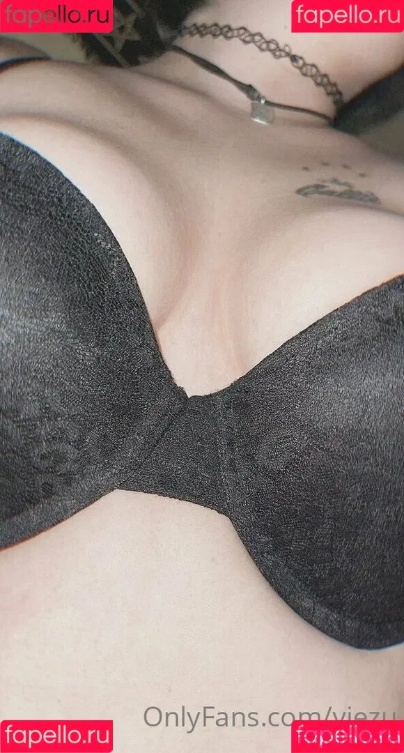 viezu Onlyfans Photo Gallery 
