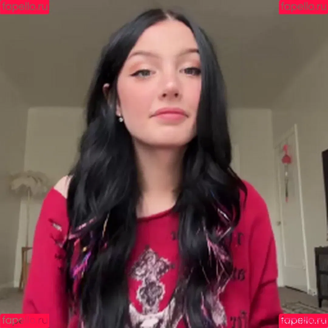 Julia Molligan Onlyfans Photo Gallery 