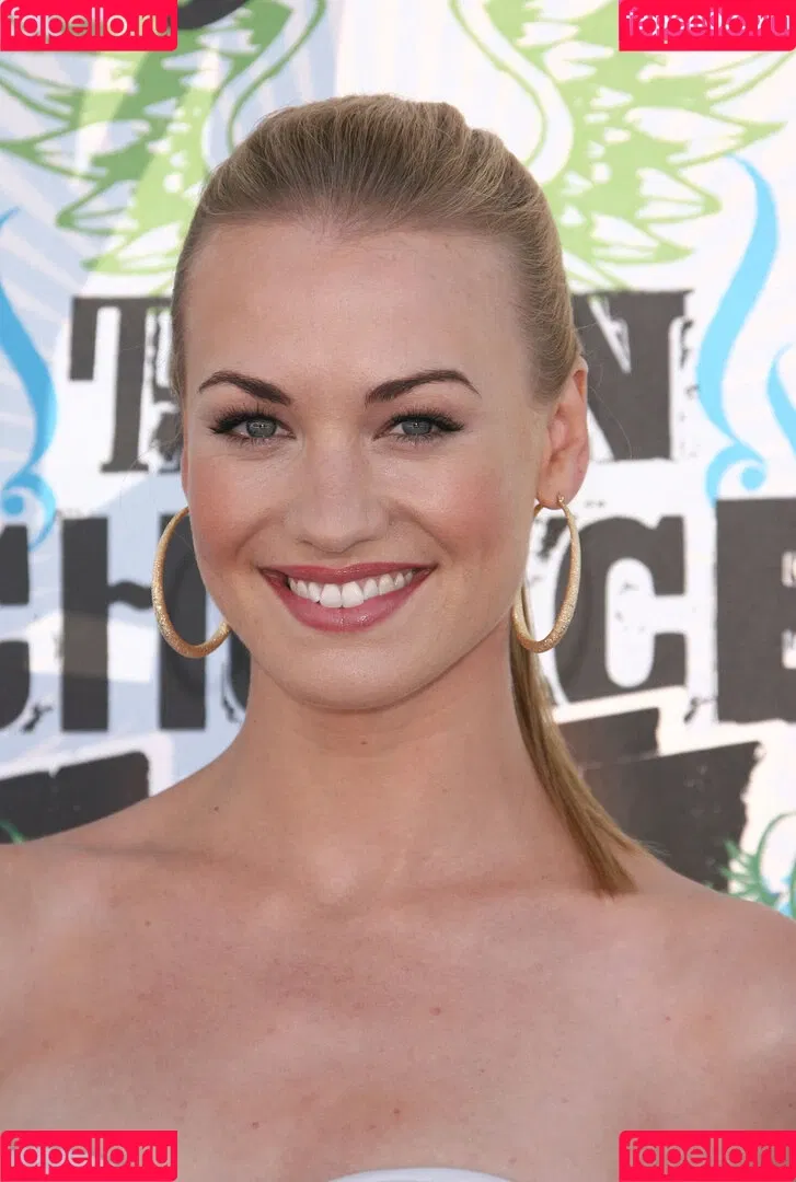 Yvonne Strahovski Onlyfans Photo Gallery 