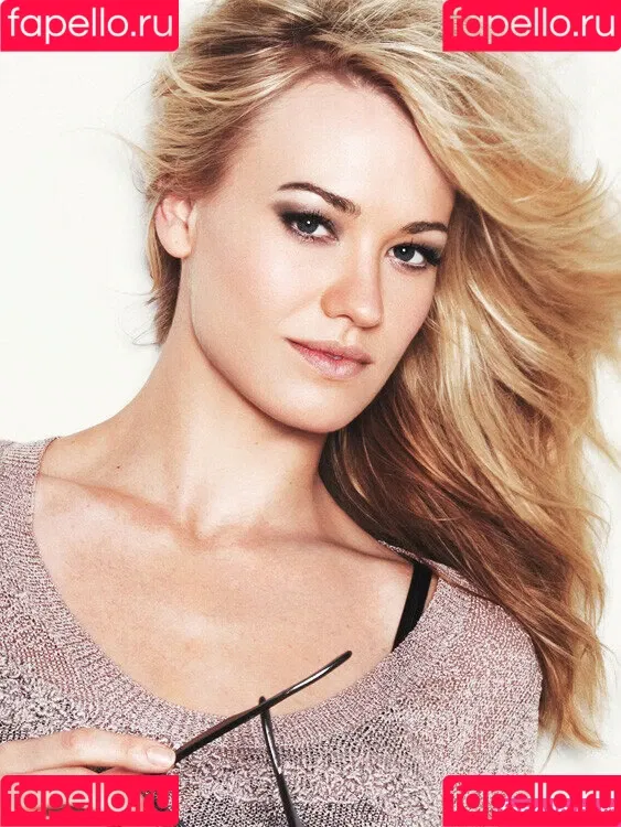 Yvonne Strahovski Onlyfans Photo Gallery 